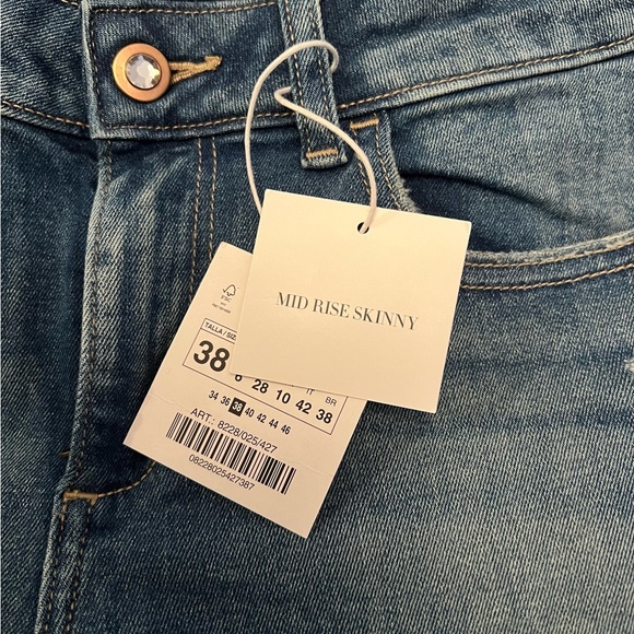 Zara Mid Rise Skinny Jeans - Size 6 - NWT - Picture 2 of 7